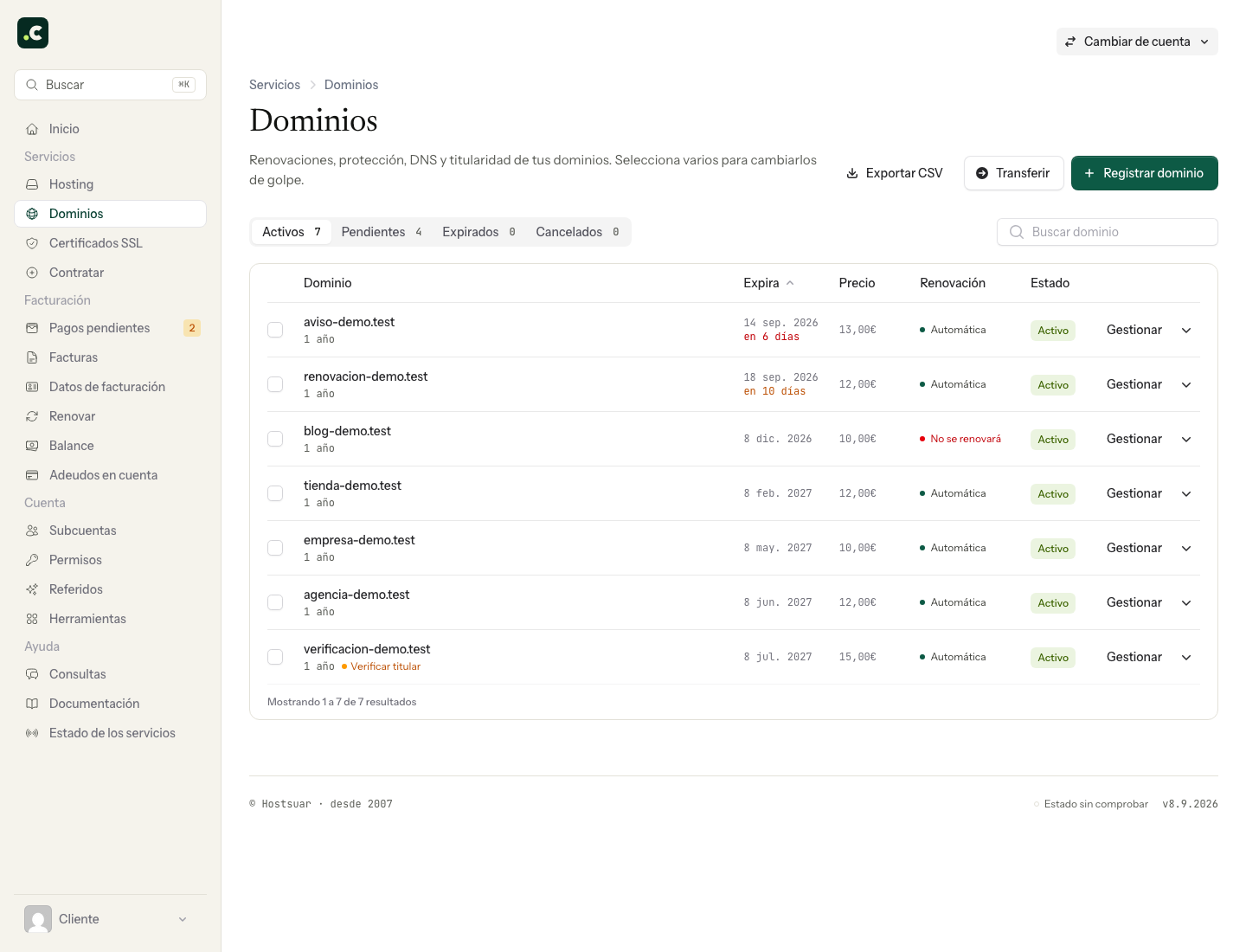 Listado de dominios de la empresa demo con fechas, renovación y botón Exportar CSV