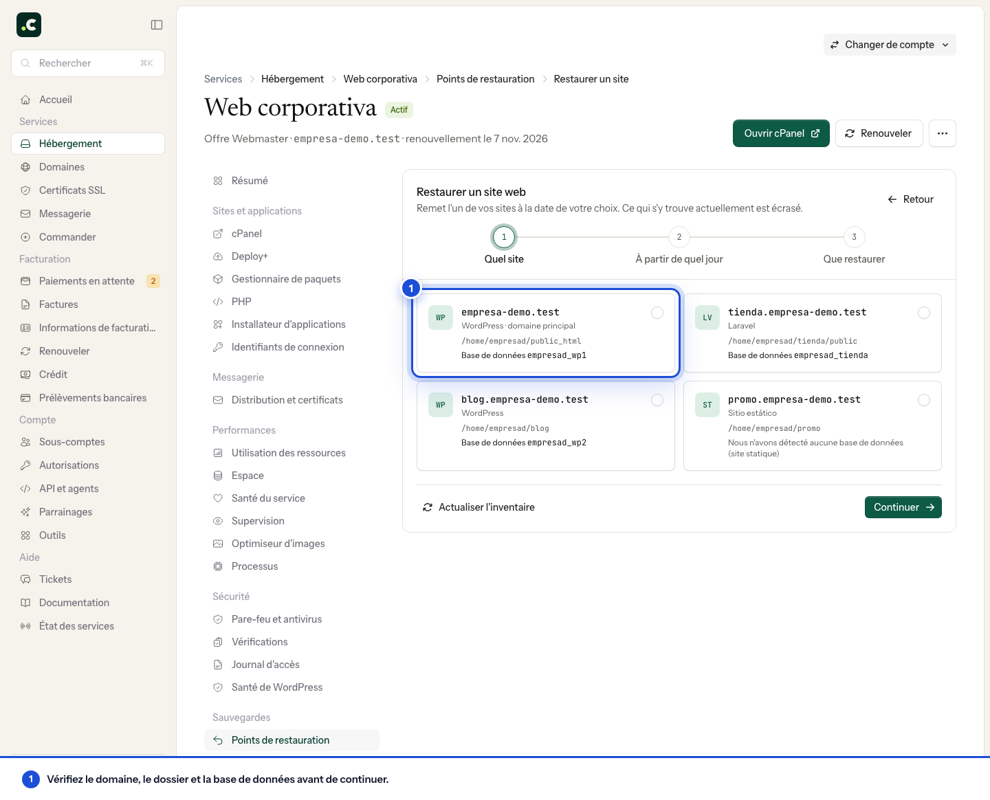 Sélection du site de démonstration avec son dossier et sa base de données avant de choisir une sauvegarde